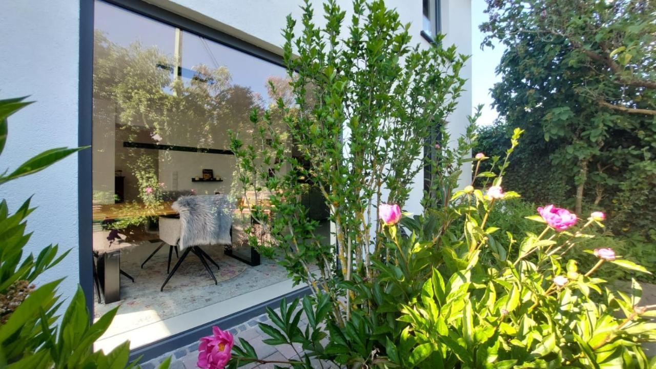 Adenauer Zwoelf - Das 5 Sterne Ferienhaus Mit Sauna Und Garten Am Eifelsteig Kerpen  Esterno foto