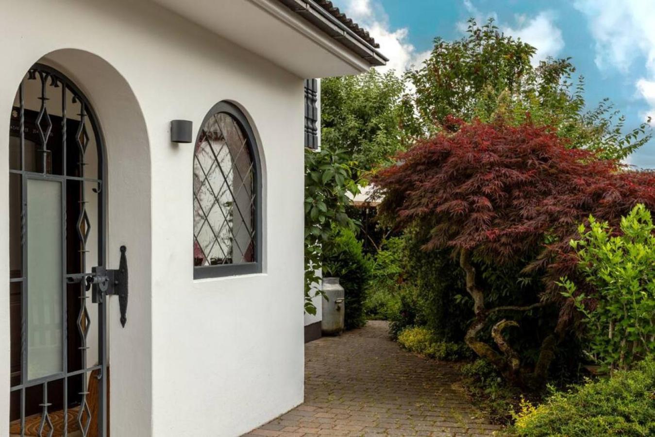 Adenauer Zwoelf - Das 5 Sterne Ferienhaus Mit Sauna Und Garten Am Eifelsteig Kerpen  Esterno foto